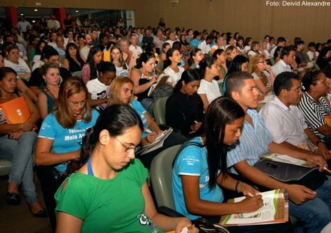 Comunidade aracruzense comparece a Câmara para conhecer o Projeto Orla 