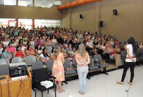 Secretaria de Educação promove treinamento para manipuladoras de alimento