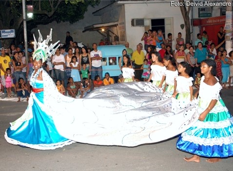 Desfile Cívico-Multicultural vai mostrar cultura e educação pela avenida Venânico Flores