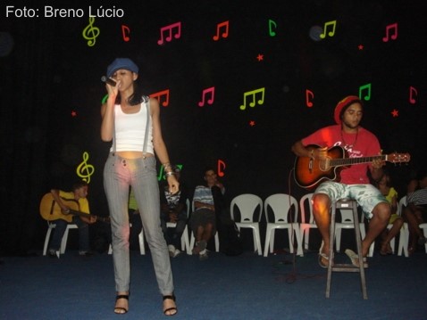 Teatro lotado em mais uma edição do Show de calouros 