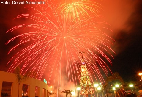 Natal Luz emociona população de Aracruz