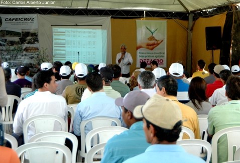 XIII Encontro de Produtores Rurais reúne mais de 300 cafeicultores em Aracruz