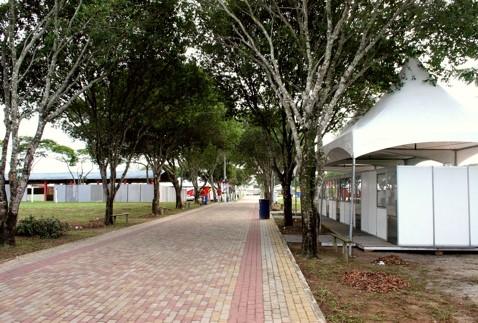 Comissão da 21a Expo Aracruz se reúne no Parque de Exposições e avalia infraestrutura do local