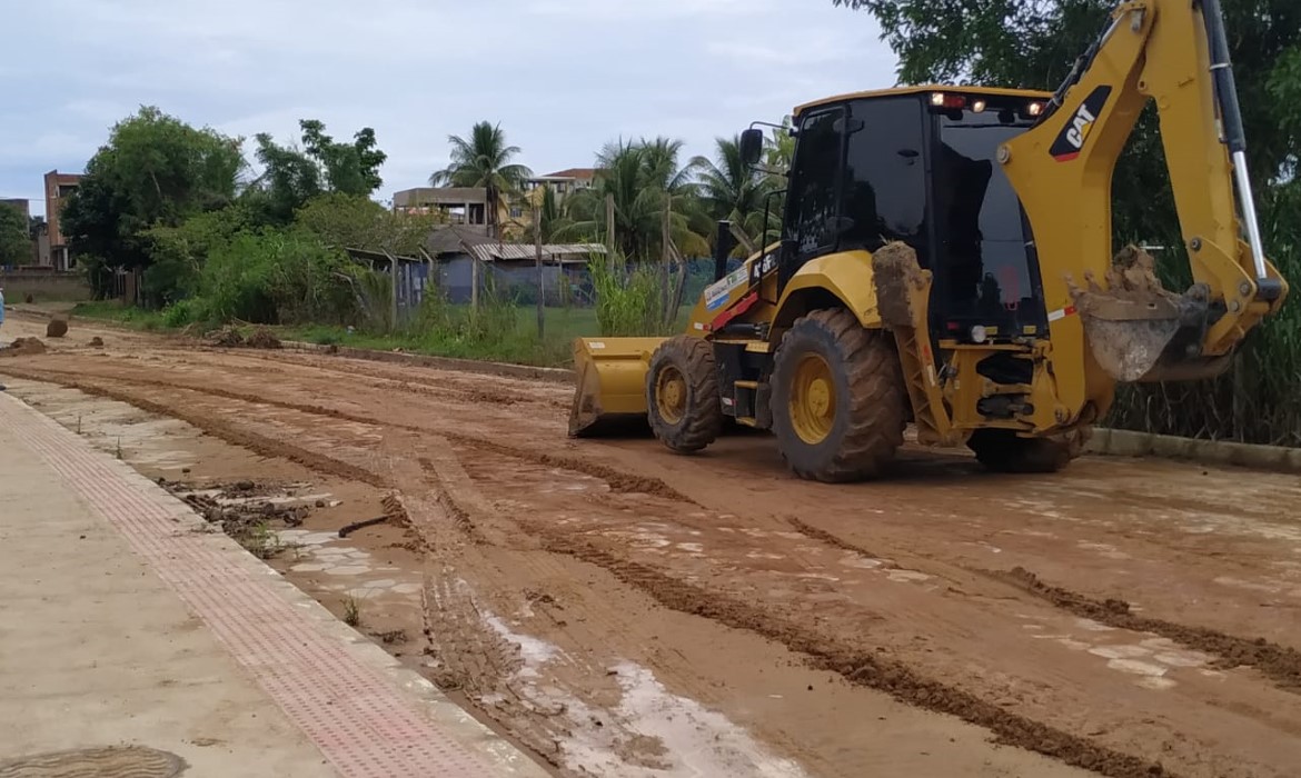 Serviços de limpeza continuam em localidades afetadas pelas chuvas 