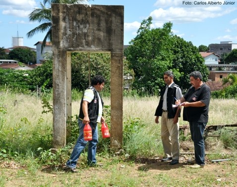 Notificação de terrenos baldios: mais uma ação de combate à dengue no município de Aracruz