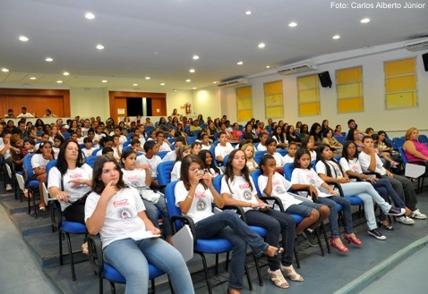 Mais de 90 alunos da escola Placidino Passos participaram ontem da Formatura do Proerd