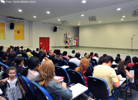 Emoção e reconhecimento marcam abertura do II Seminário de Educação 