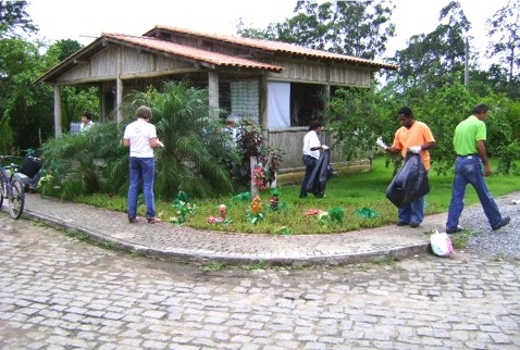 Prevenção começa em casa: agentes ambientais realizam mobilização contra a dengue dentro da prefeitura