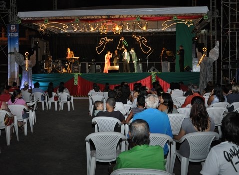 Visita do Papai Noel e show na Praça da Paz abrem a temporada de Natal em Aracruz 