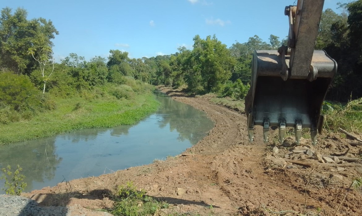 Setrans realiza limpeza dos rios Morobá e Morobazinho 