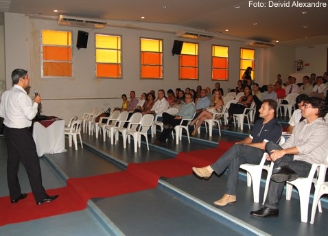 Representantes da administração municipal participam de palestra sobre finanças de Aracruz 