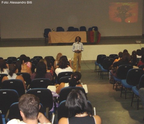 Cerca de 80 profissionais da Semed participam de palestra no auditório da escola Placidino Passos