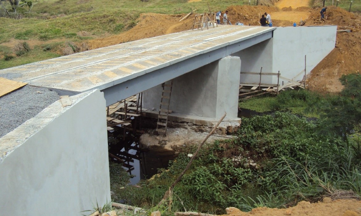 Obras: ponte sobre o rio Santa Maria continuará interditada até outubro 