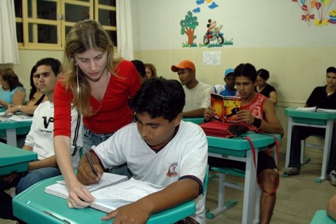 Programas de Alfabetização em Aracruz oferecem oportunidade de estudo a 3517 jovens e adultos