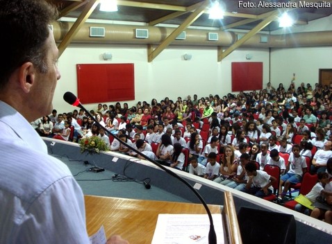 Centenas de alunos participaram da Formatura do Proerd em Aracruz