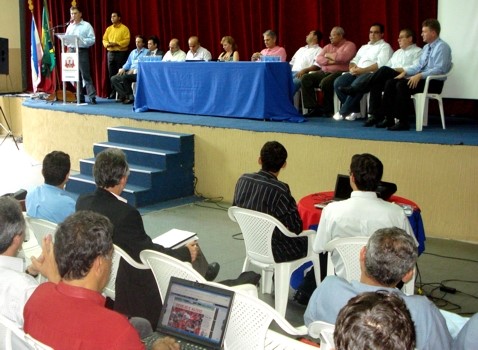 Semde marca reunião no Centro para apresentação dos projetos de estaleiro e fábrica de papel