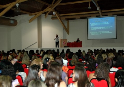 Mais de 300 profissionais da educação infantil participam do Seminário de Educação de Aracruz