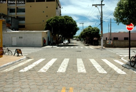 Prefeitura de Aracruz revitaliza sinalização em Barra do Sahy