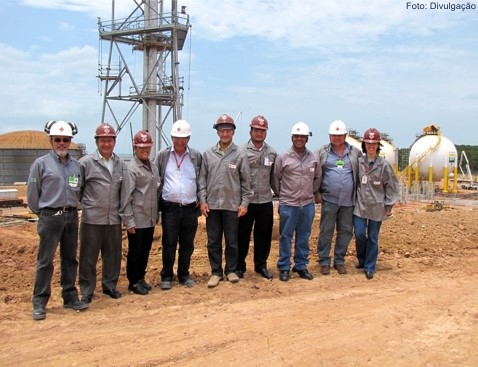 Prefeito visita canteiro de obras do Terminal Aquaviário de Barra do Riacho